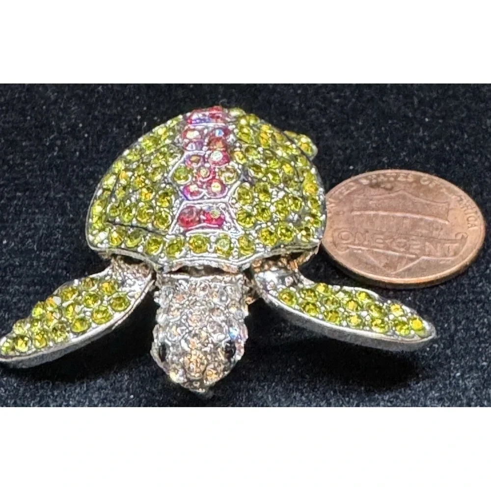 Vintage Sea Turtle Rhinestone Brooch Green Pink Crystal‎ Figural Animal Jewelry